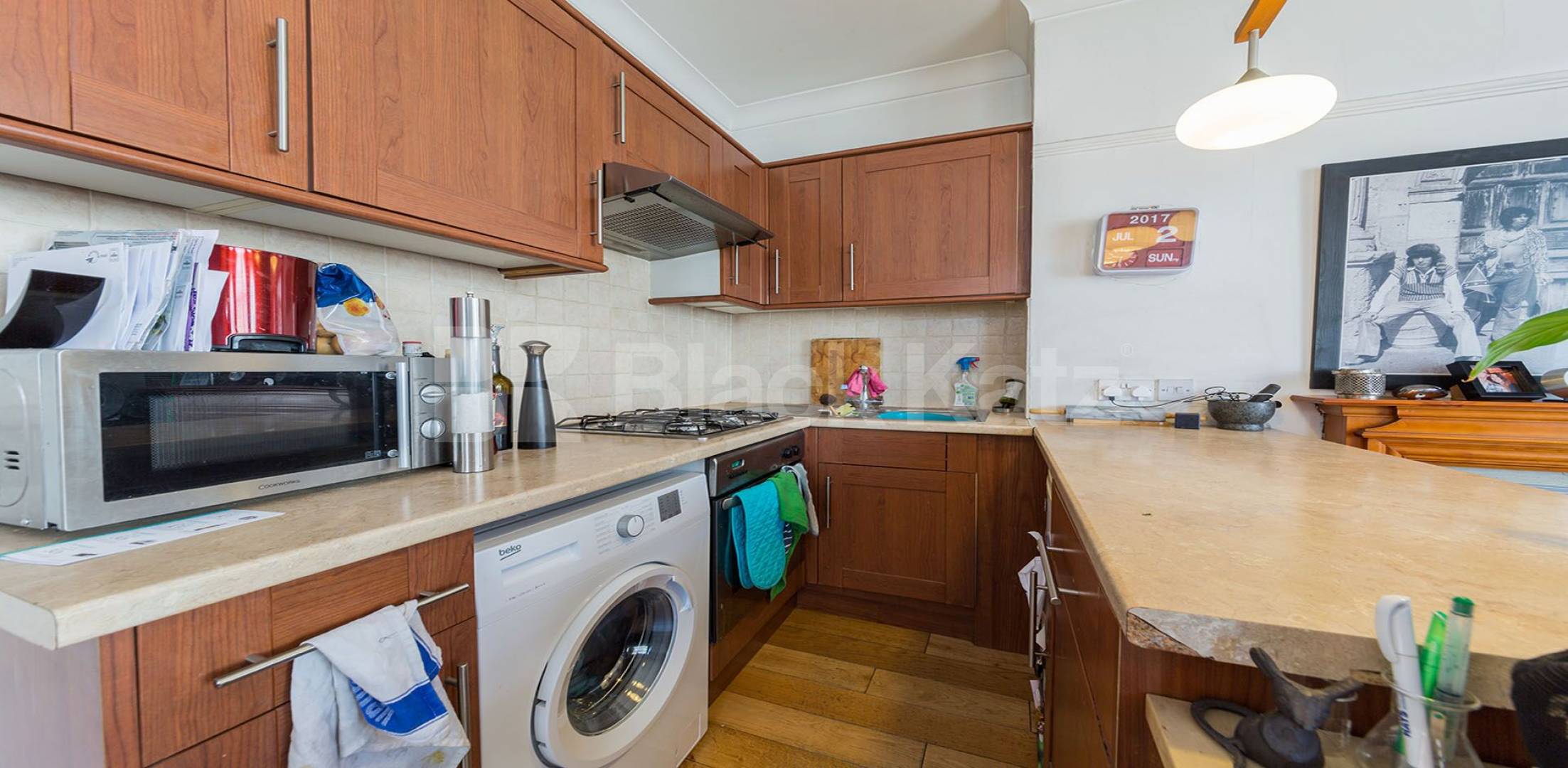 			INCLUDES COUNCIL TAX, 1 Bedroom, 1 bath, 1 reception Flat			 Broadway Parade, Crouch End